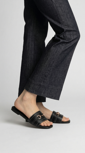 Amora Flats