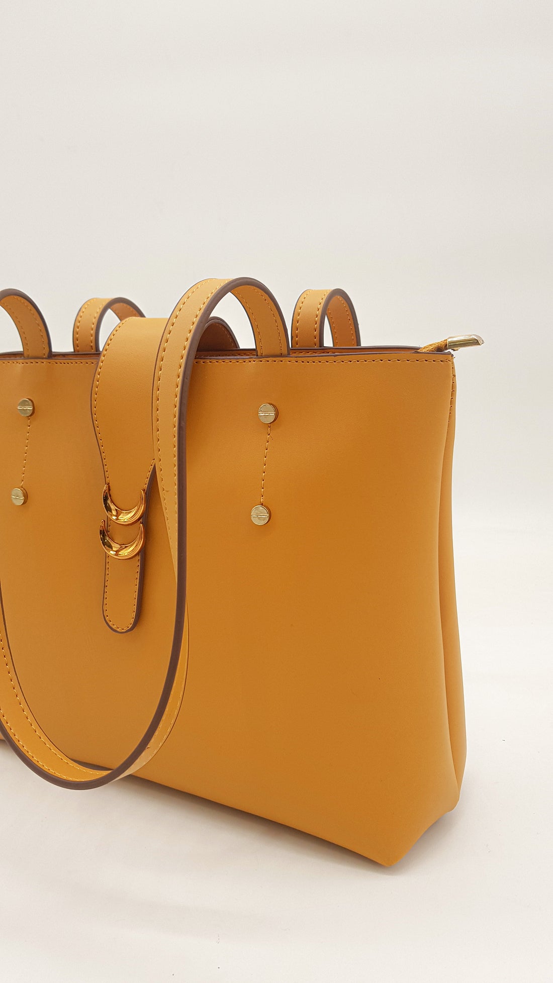 Admiring Tote